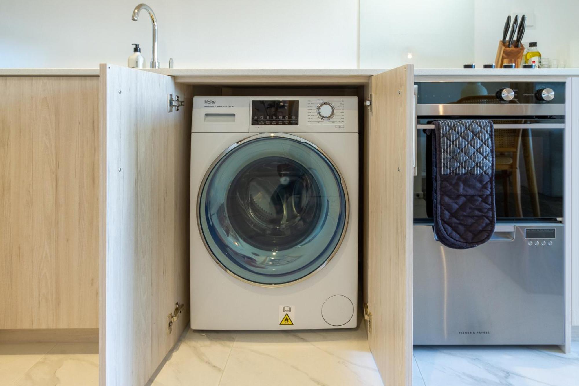 Downtown Delight: Studio At 8 Wilmer With Backyard Christchurch Luaran gambar